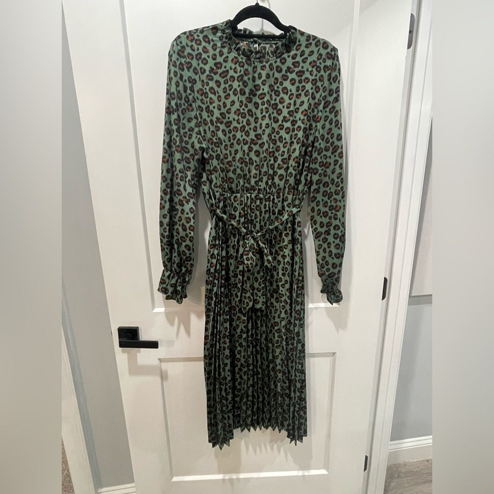 Green leopard with orange midi dress long sleeve size XL